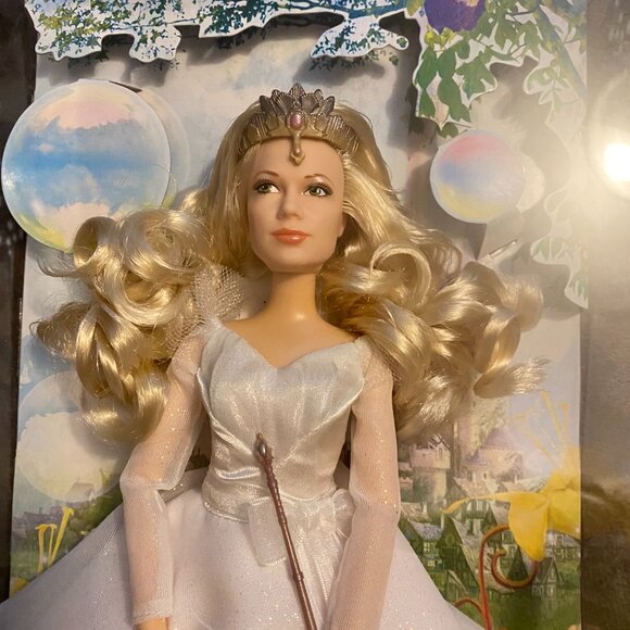 Disney Store Exclusive Oz The Great and Powerful Glinda The Good Witch Doll - Picture 2 of 6